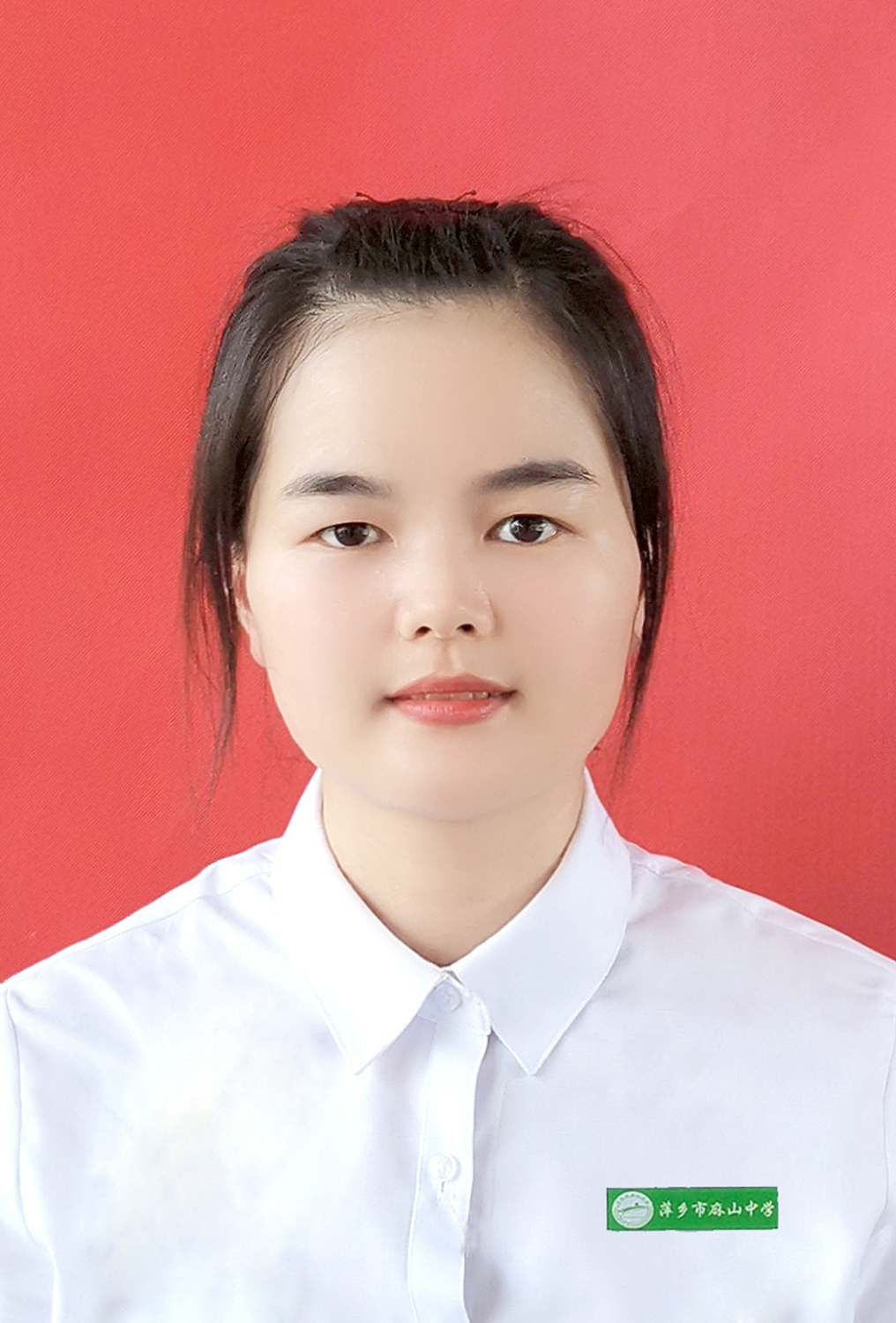 化学教师 钟含馨
